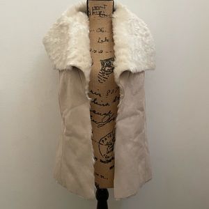 Bebe Cream Faux Suede and Faux Fur Vest Size S